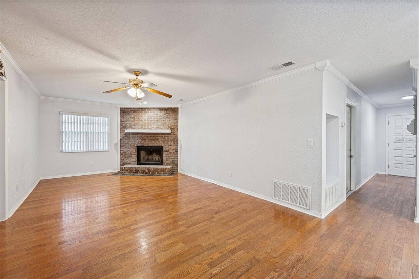 324 E FULLERS CROSS ROAD, Winter Garden, FL 34787 Family Room