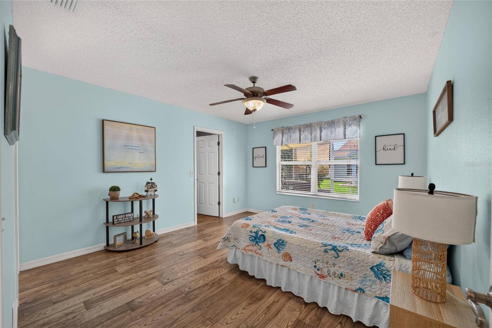 PRIMMARY BEDROOM