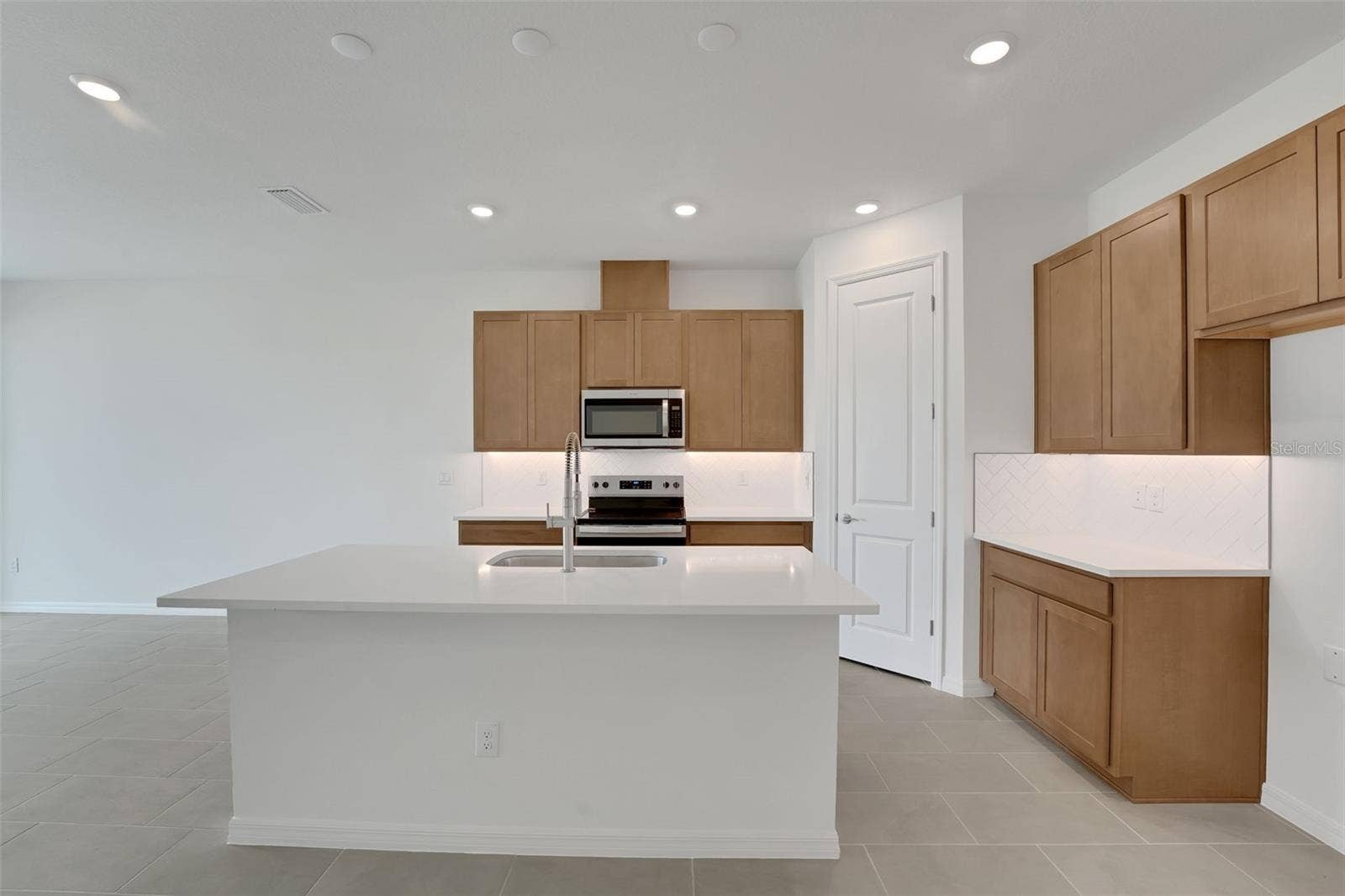 31630 OCEAN BREEZE DRIVE, San Antonio, FL 33576