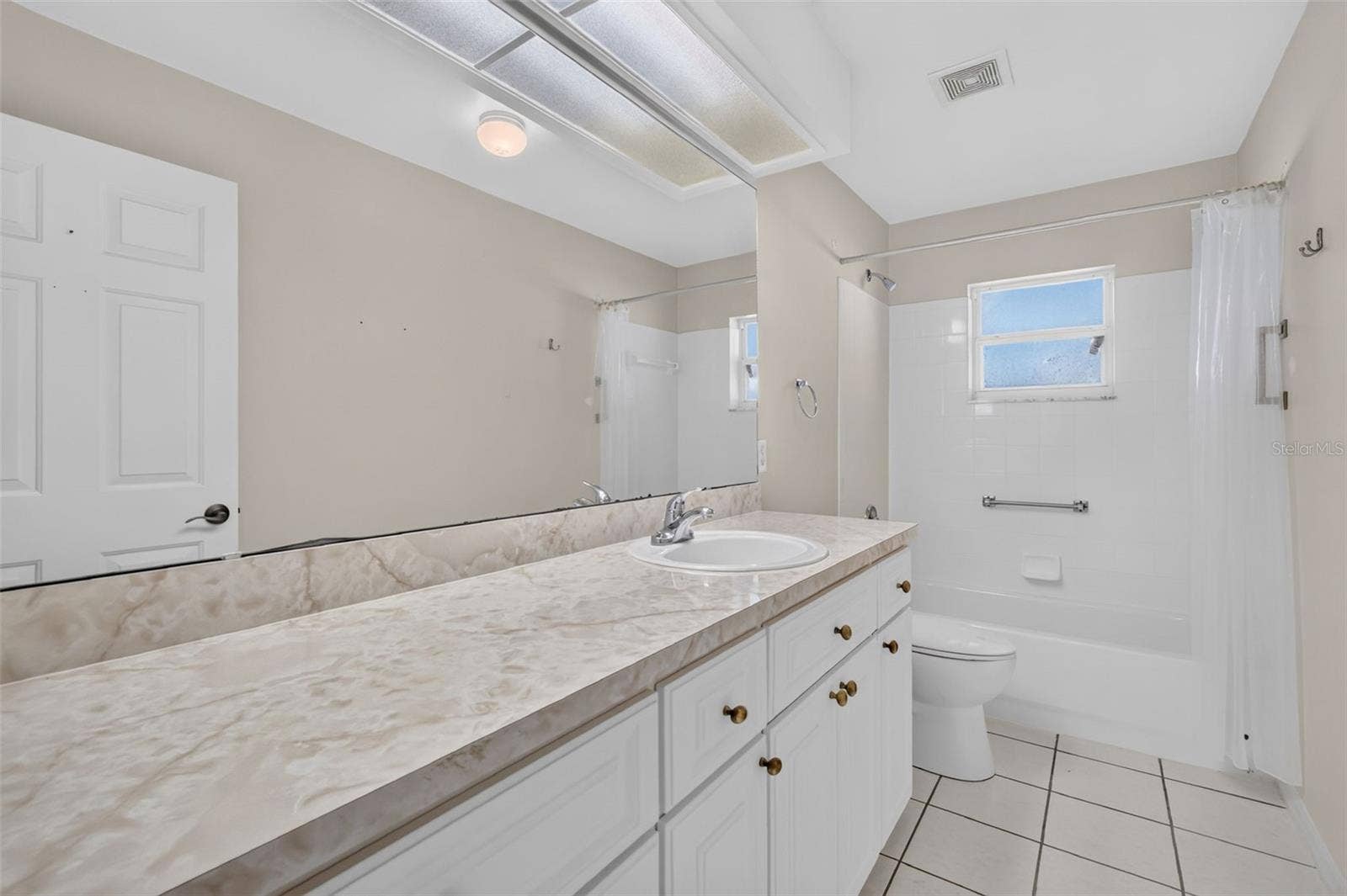 6355 BERKSHIRE PASS, Leesburg, FL 34748 6355 BERKSHIRE PASS, Leesburg, FL 34748