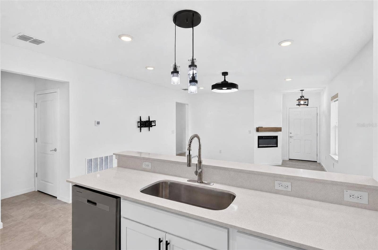 8359 SW 54TH LOOP, Ocala, FL 34481 8359 SW 54TH LOOP, Ocala, FL 34481