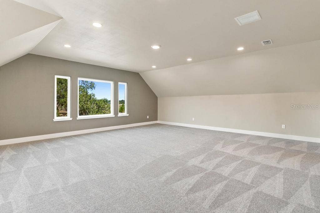 Fabolous elevated views of lake from family bonus room!
