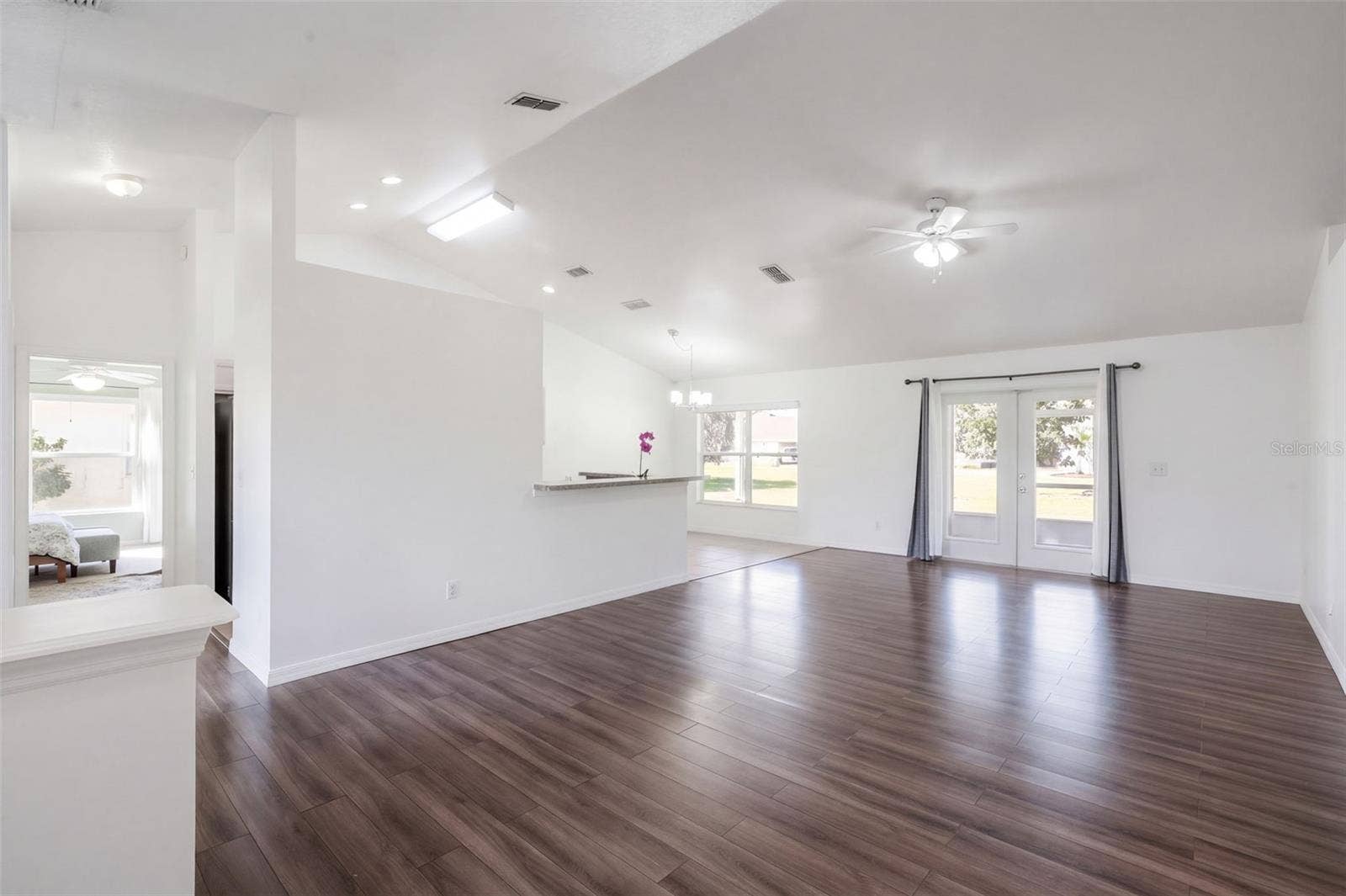 11413 PATRICO LOOP, Clermont, FL 34711 Living Room