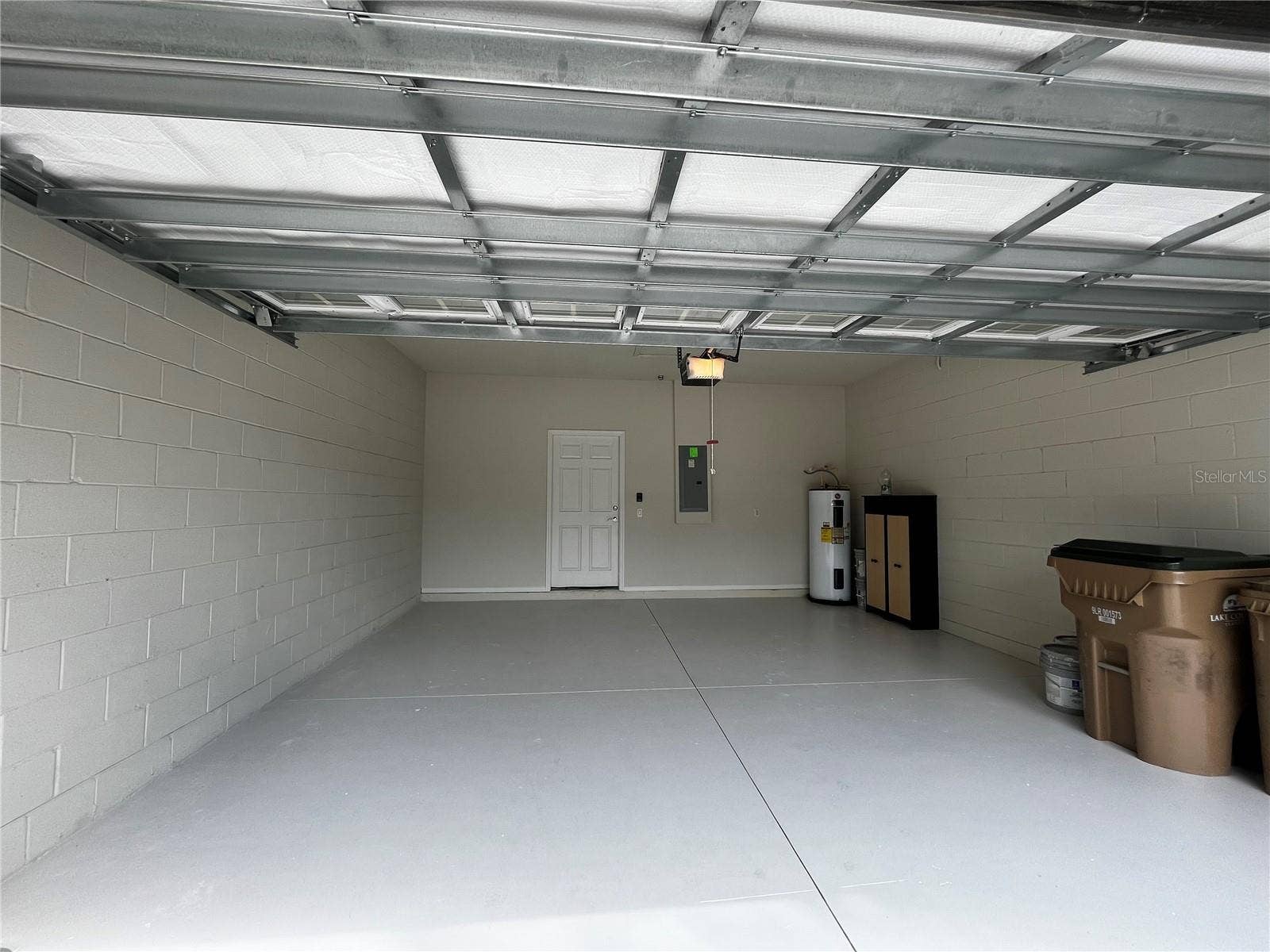 30348 LIPIZZAN TERRACE, Mount Dora, FL 32757 Two Car Garage