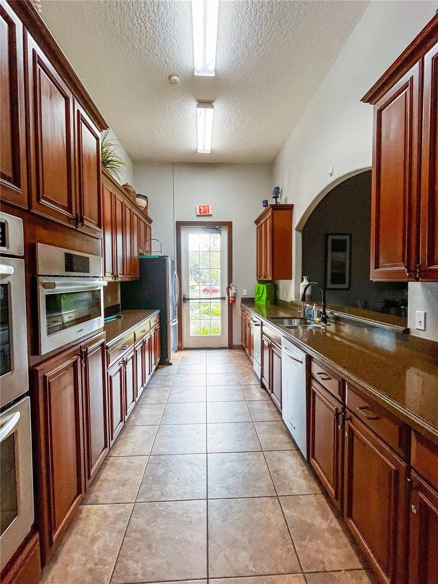 30348 LIPIZZAN TERRACE, Mount Dora, FL 32757 Community Club House