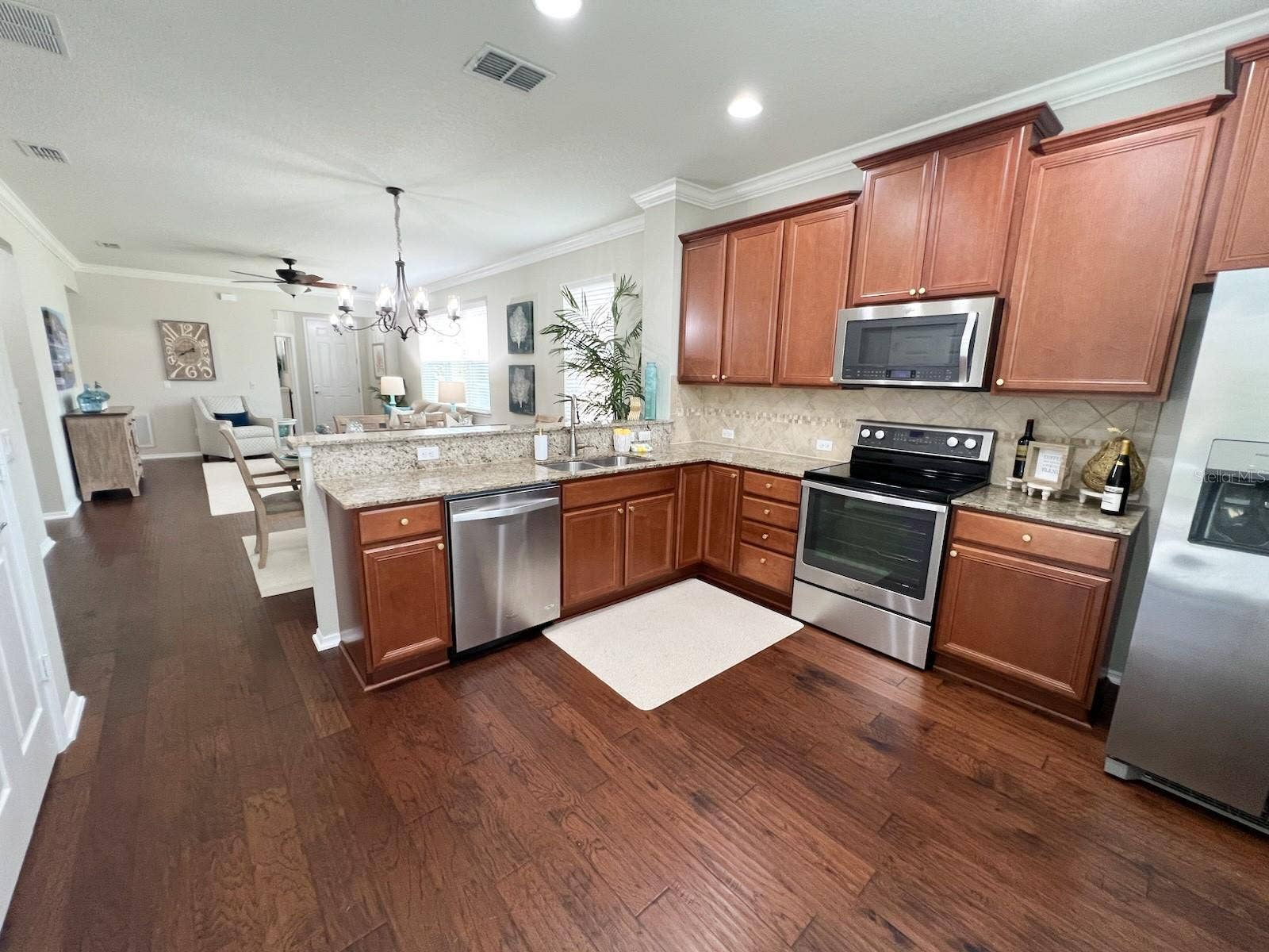 30348 LIPIZZAN TERRACE, Mount Dora, FL 32757 Kitchen
