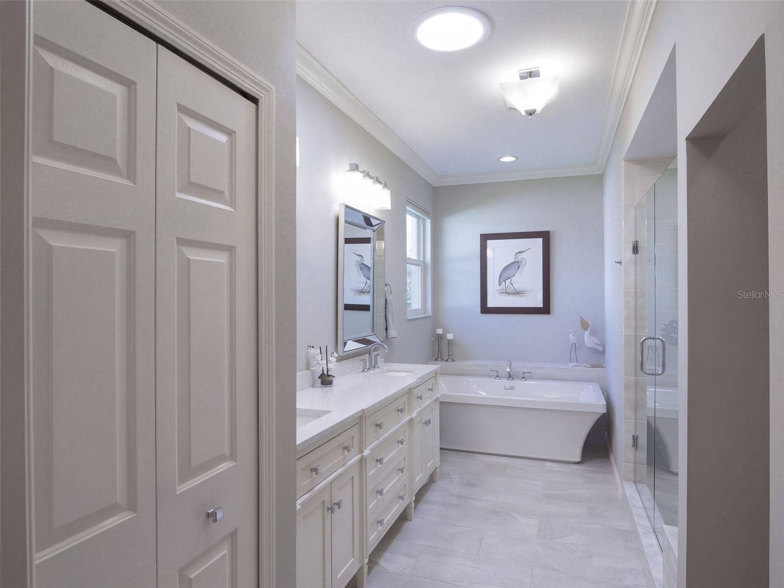 21411 ROYAL TROON DRIVE, Leesburg, FL 34748 Lots of closet space and a large primary bathroom