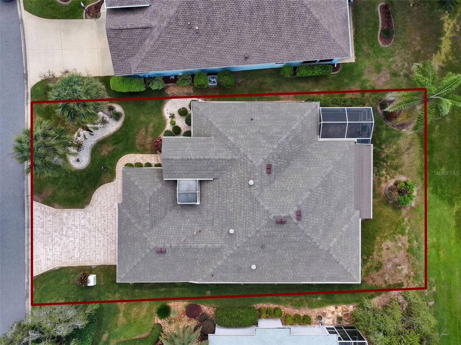 21411 ROYAL TROON DRIVE, Leesburg, FL 34748 Updated roof and gutters