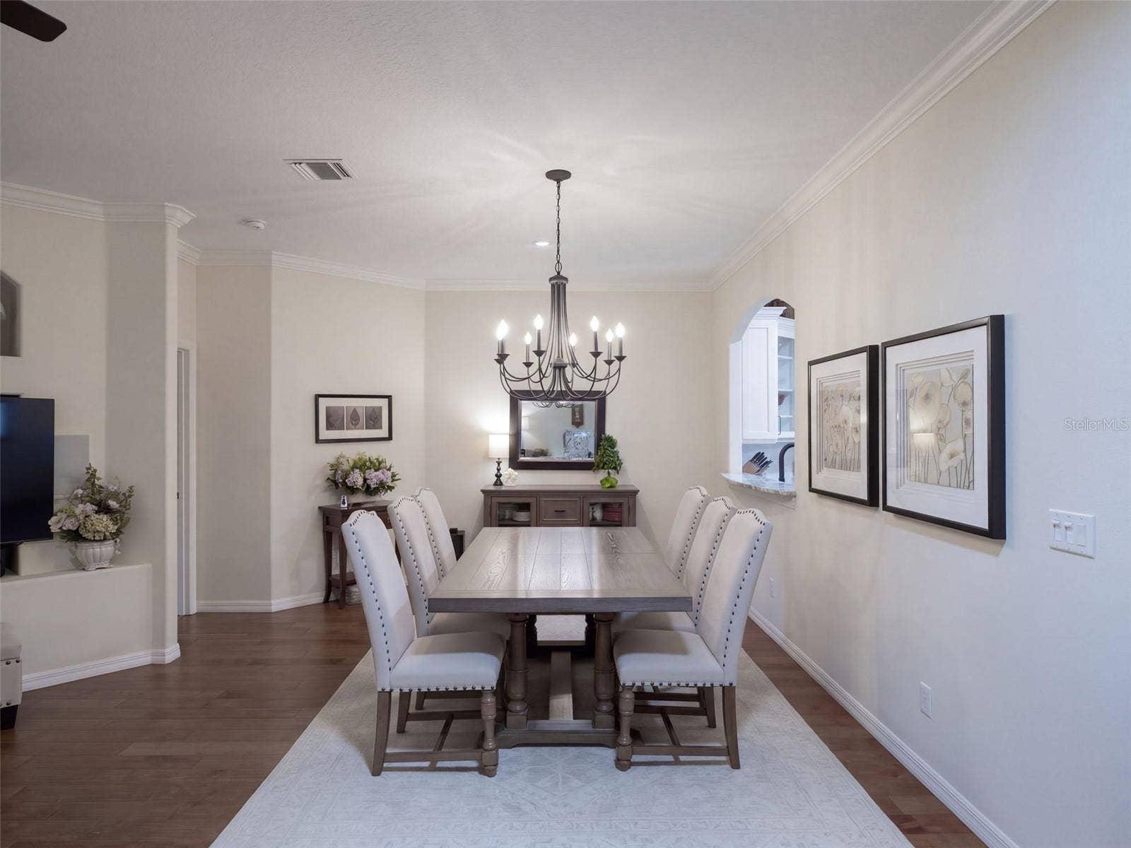 21411 ROYAL TROON DRIVE, Leesburg, FL 34748 Formal Dining with pass-through