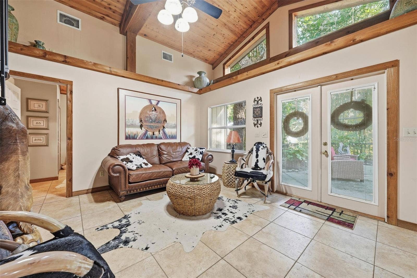 15211 VINOLA PLACE, Montverde, FL 34756 Guest house living room