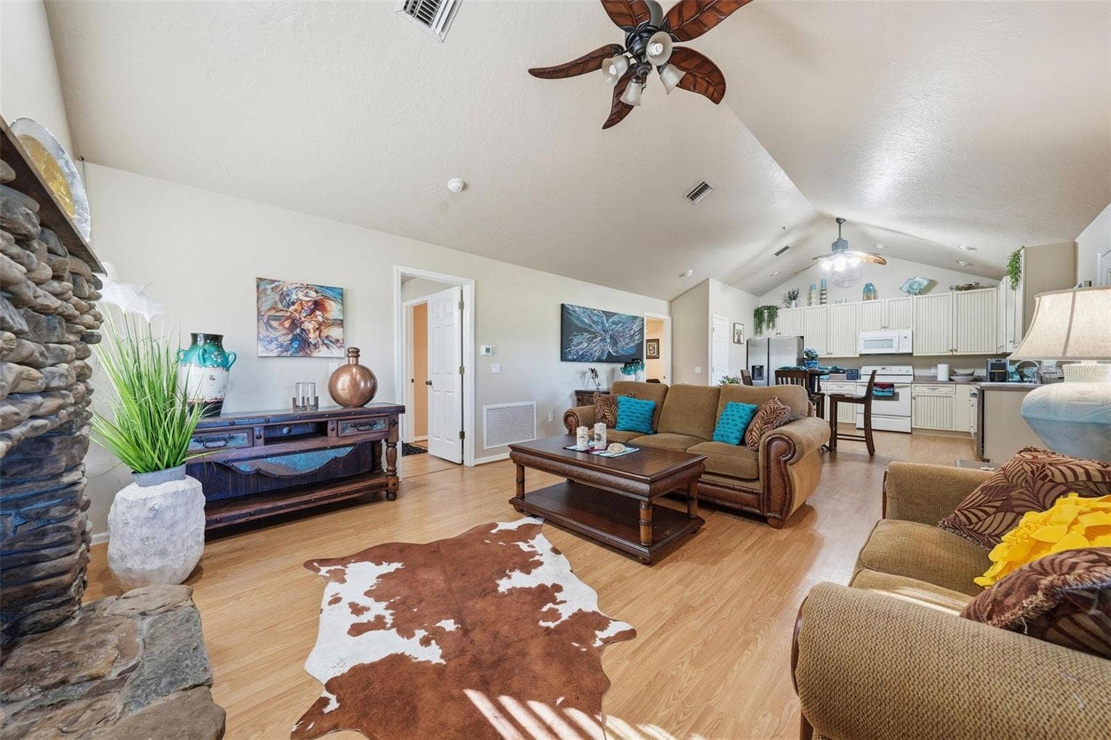15211 VINOLA PLACE, Montverde, FL 34756 Ranch house living room