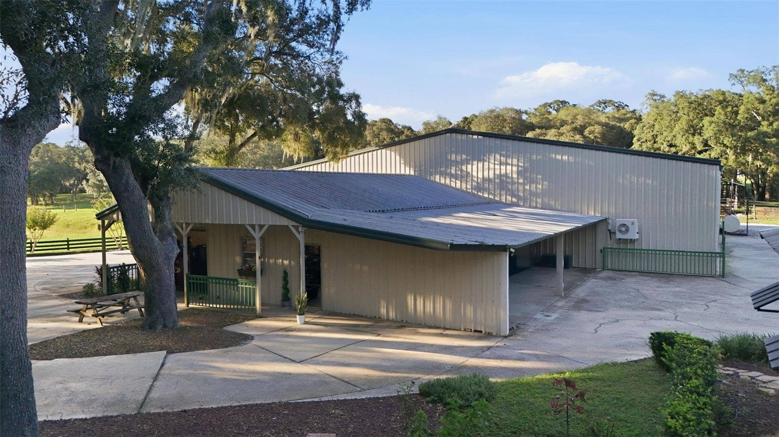 15211 VINOLA PLACE, Montverde, FL 34756 steel building