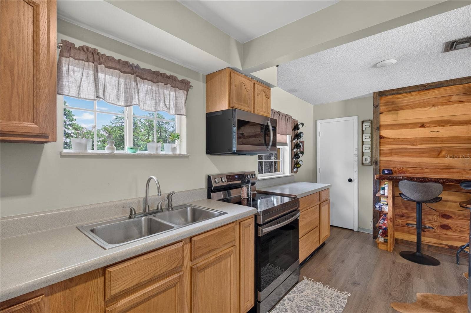 5275 MOUNT PLYMOUTH RD, Apopka, FL 32712 Kitchen