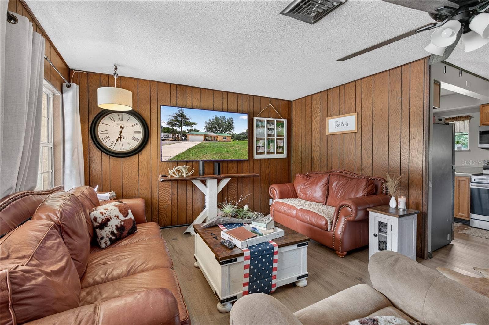 5275 MOUNT PLYMOUTH RD, Apopka, FL 32712 Living Room