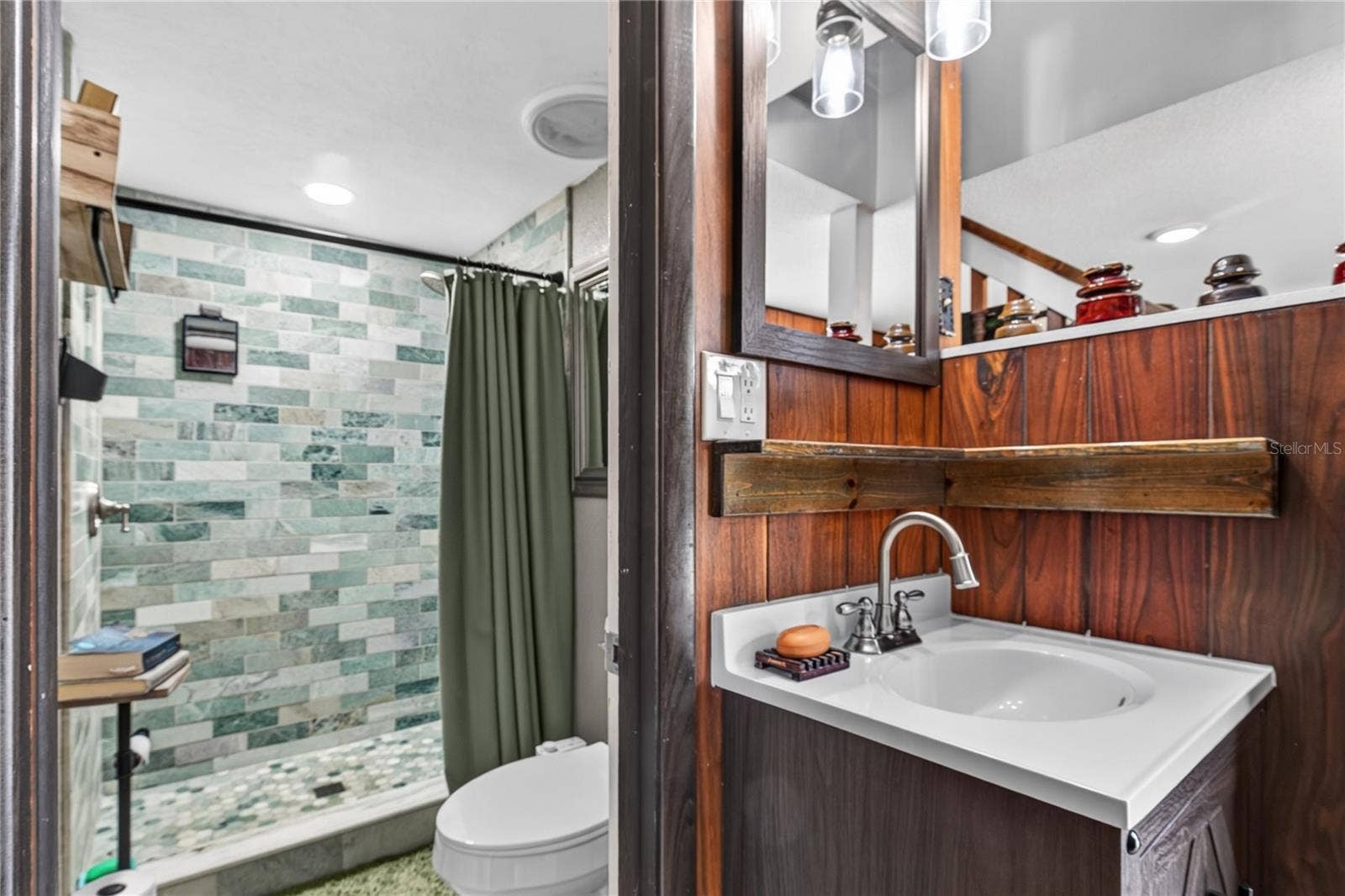 5275 MOUNT PLYMOUTH RD, Apopka, FL 32712 Bath 2