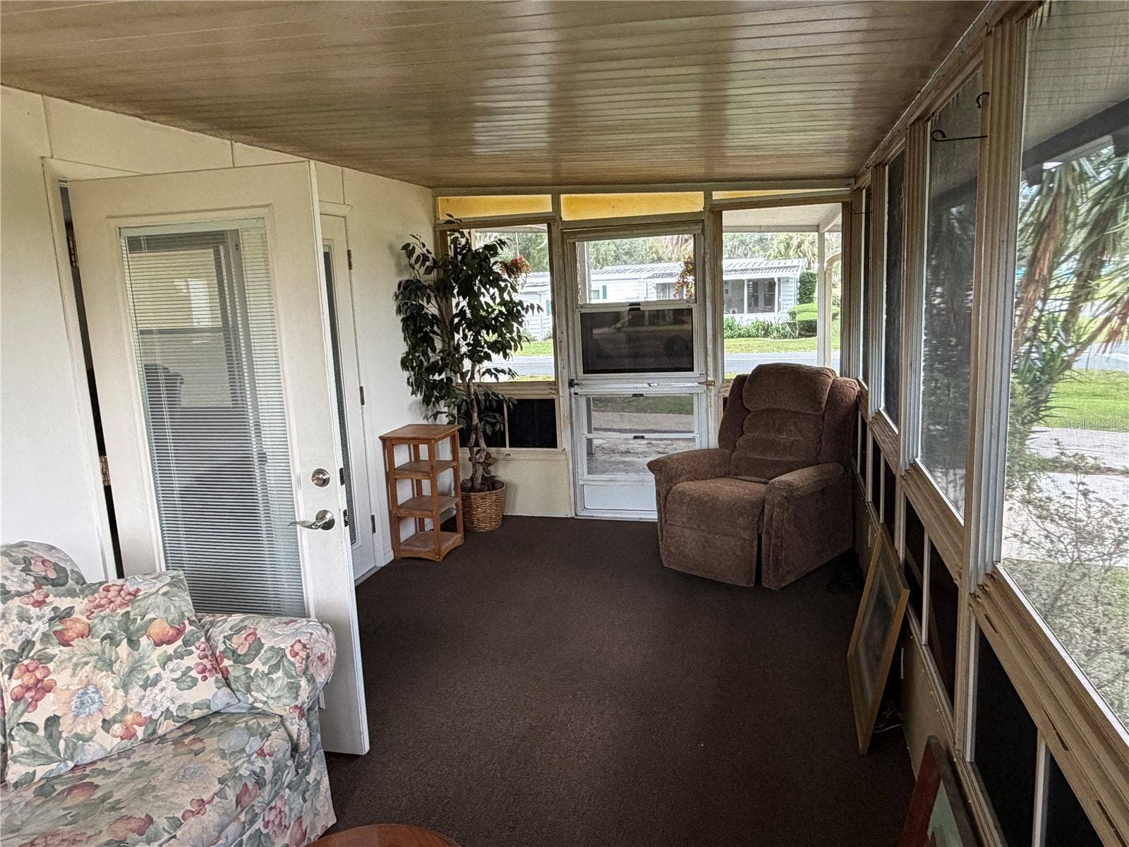 38 N BOBWHITE ROAD, Wildwood, FL 34785 Lanai View to Front Door Entrance