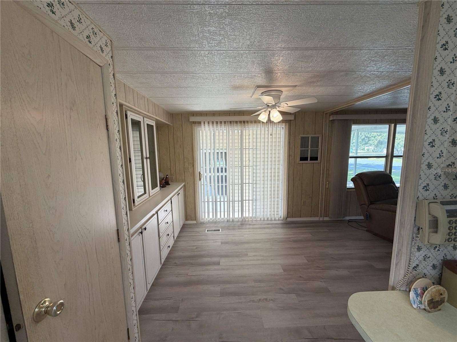38 N BOBWHITE ROAD, Wildwood, FL 34785 Kitchen to Dining Area View