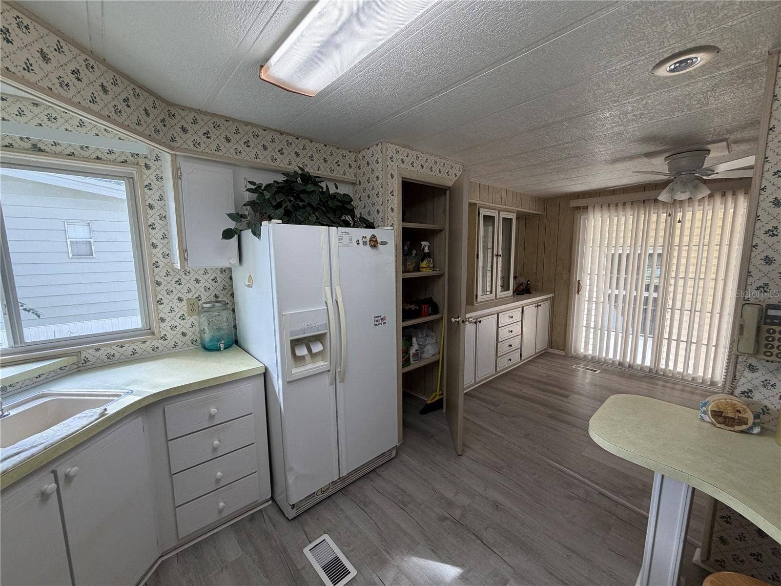 38 N BOBWHITE ROAD, Wildwood, FL 34785 Kitchen View 3