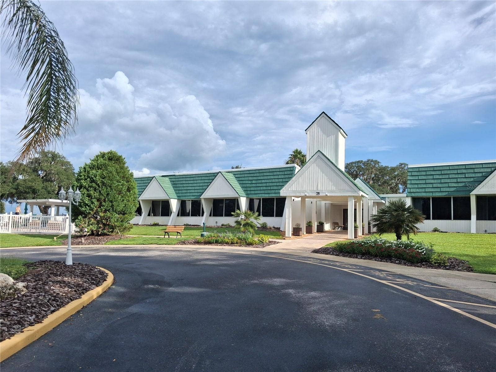 38 N BOBWHITE ROAD, Wildwood, FL 34785 Oaks Restaurant