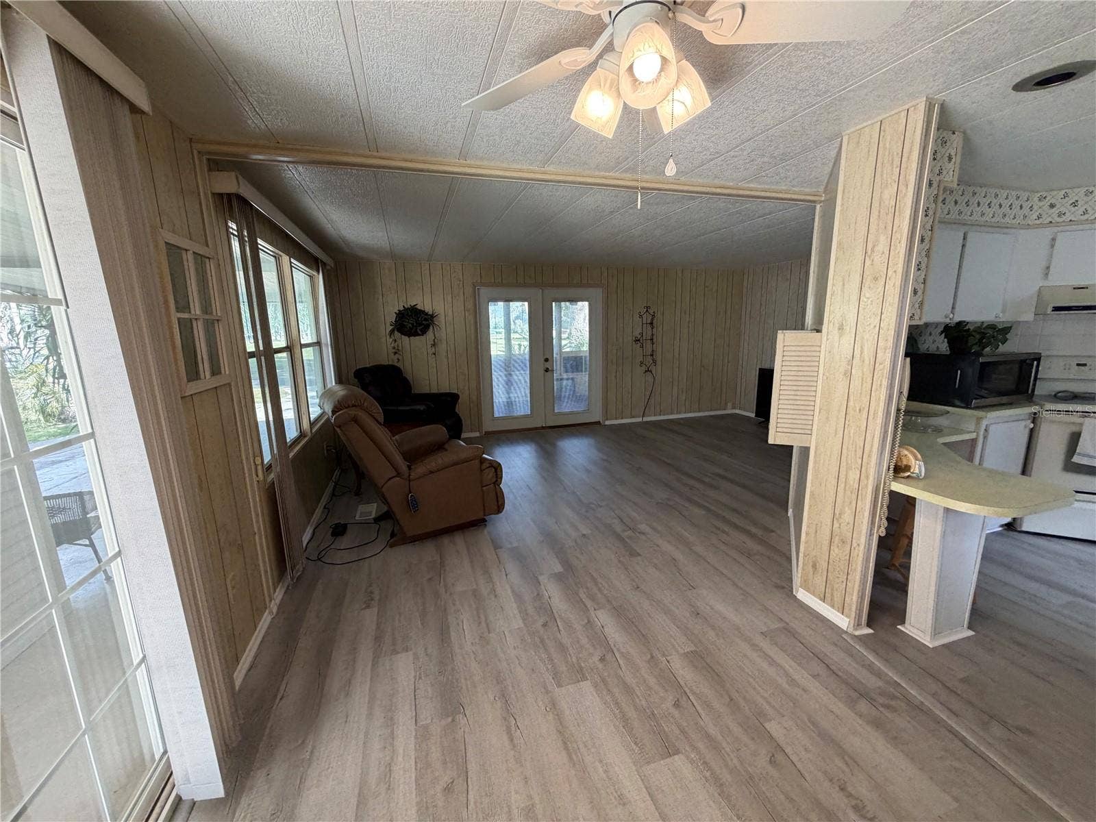 38 N BOBWHITE ROAD, Wildwood, FL 34785 Front Entrance View to Living Room