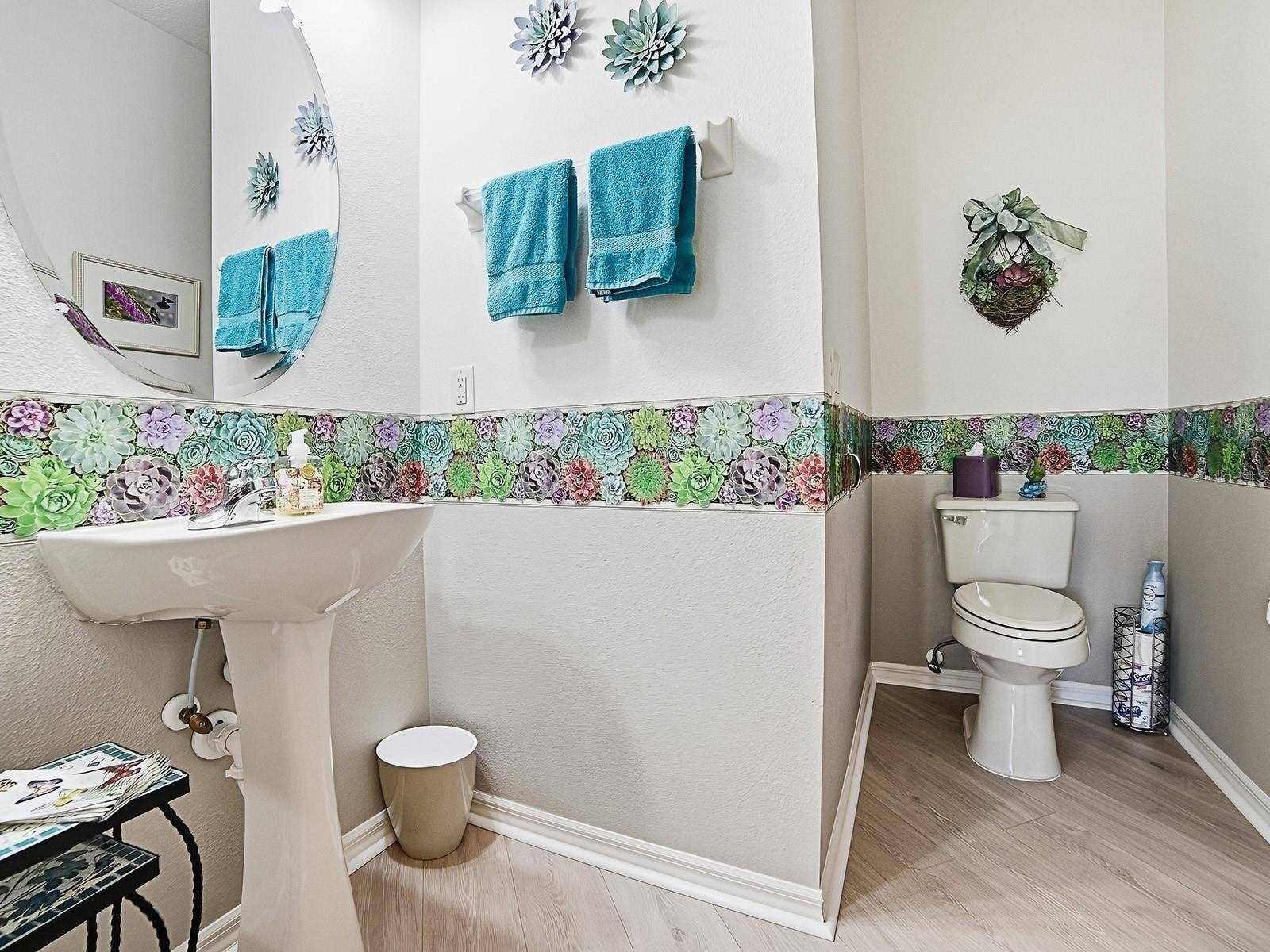 4818 SABLE RIDGE COURT, Leesburg, FL 34748 1/2 Bathroom for company