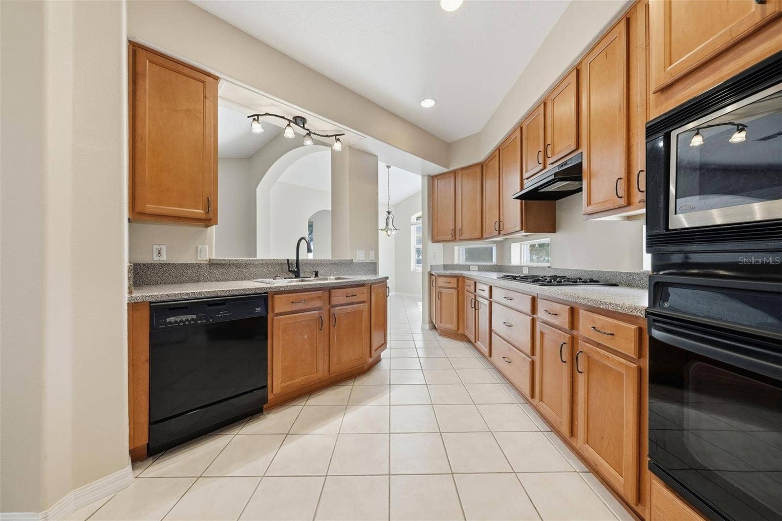 2852 CAPE HORN COURT, Tavares, FL 32778