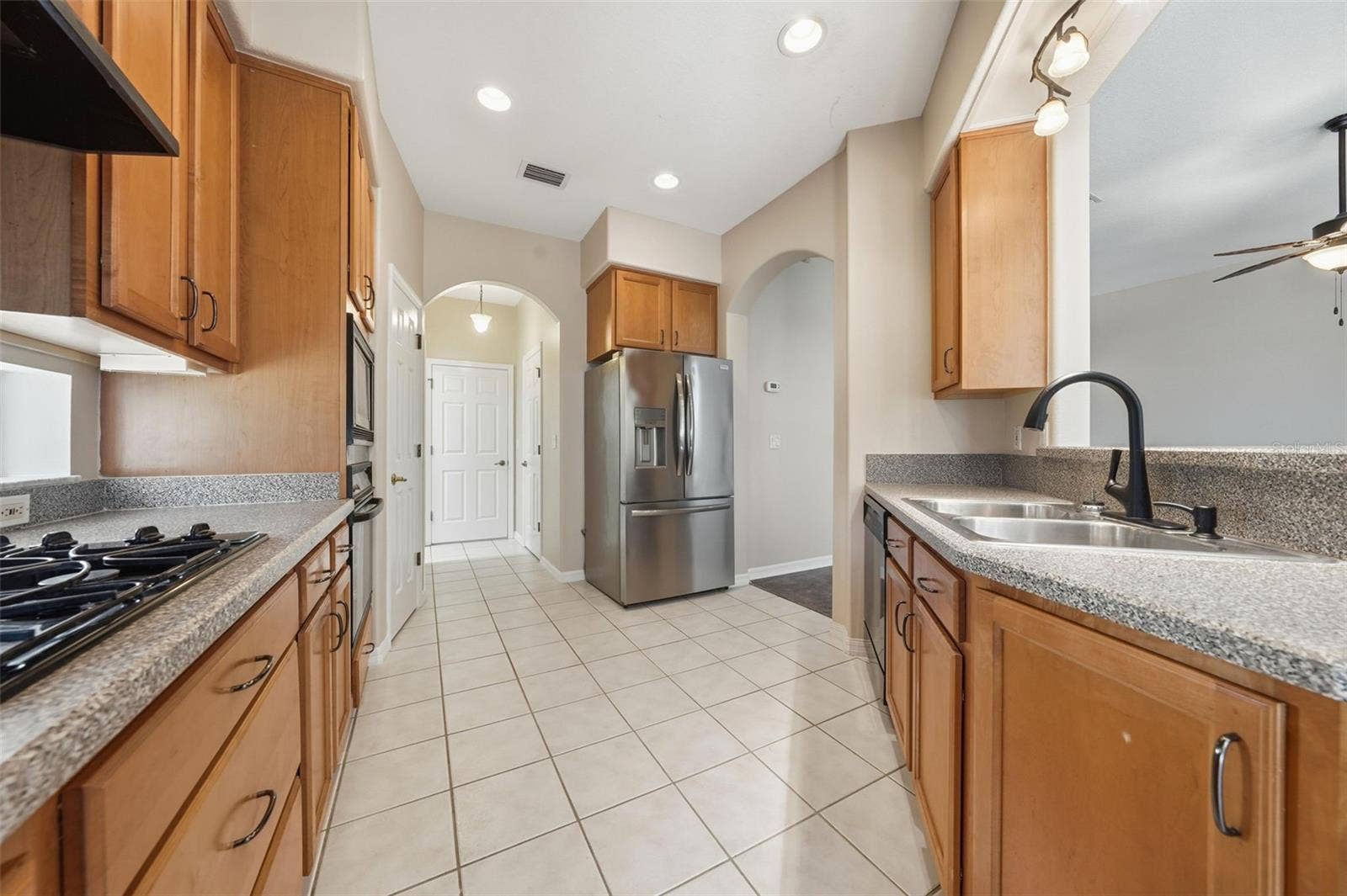 2852 CAPE HORN COURT, Tavares, FL 32778