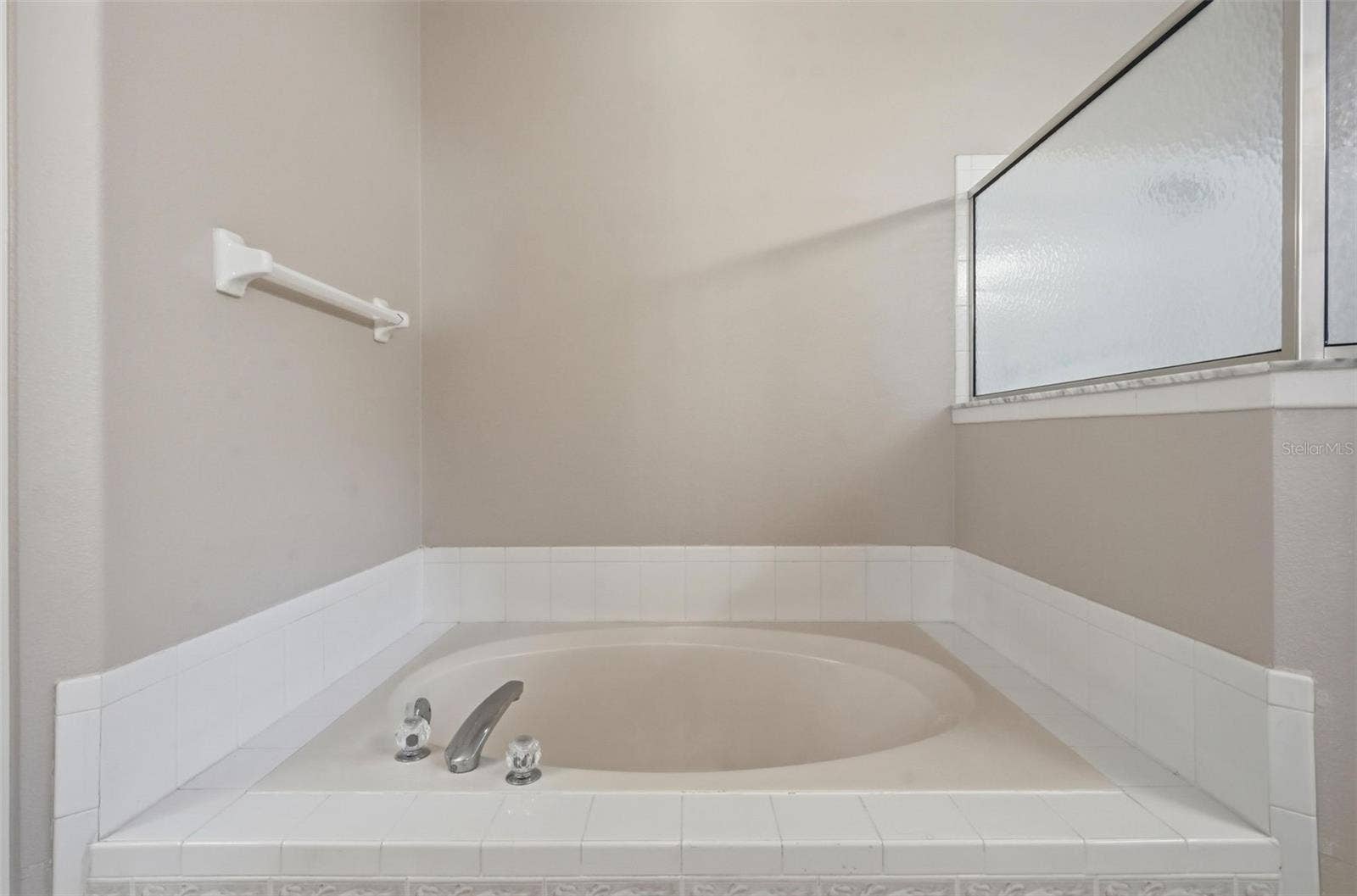 2852 CAPE HORN COURT, Tavares, FL 32778
