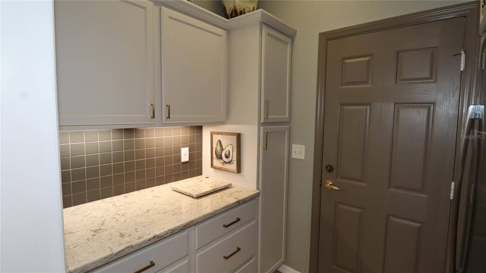 Butler's Pantry w/Addition Refrigerator
