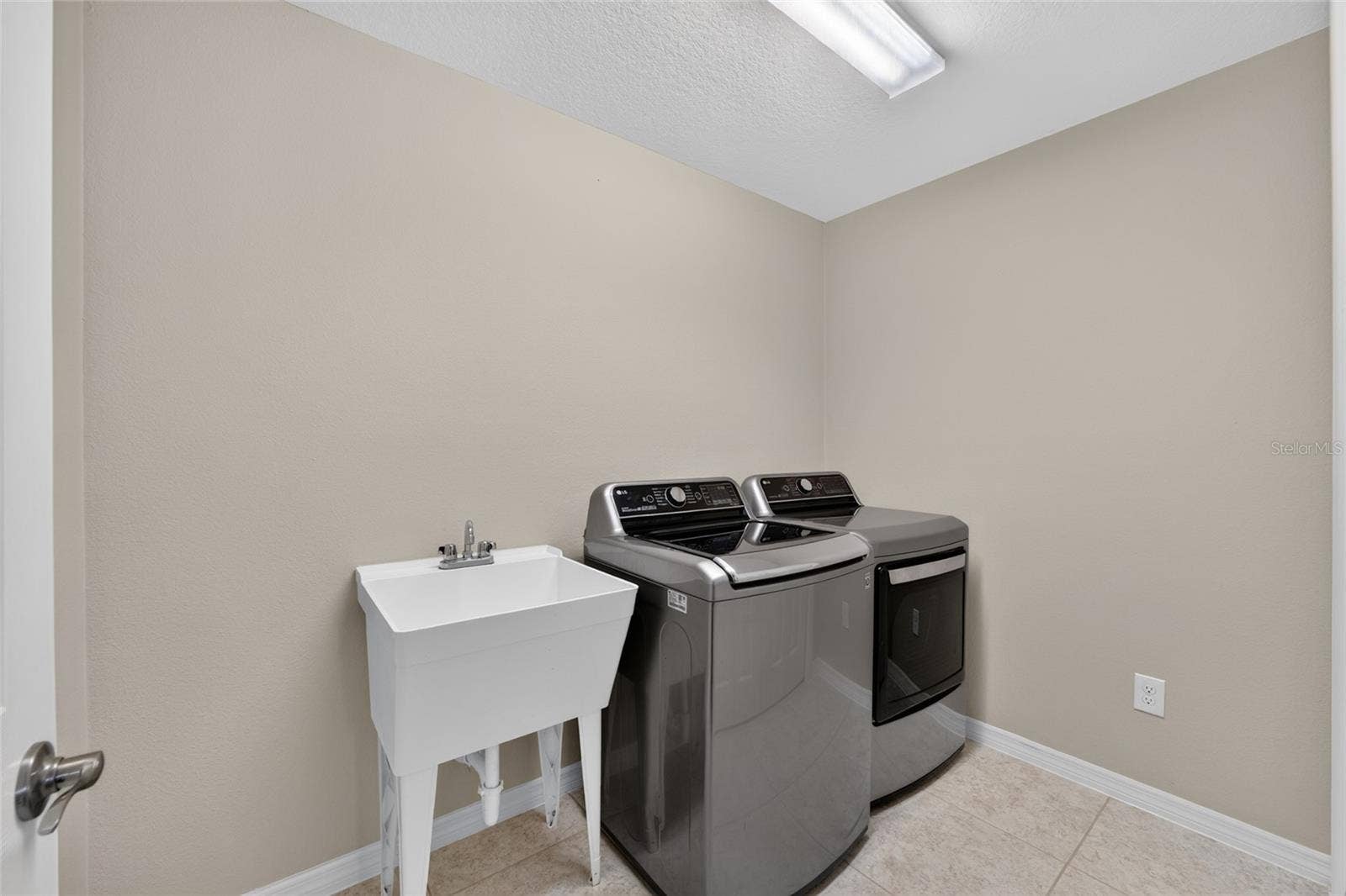 3552 WYNGATE PLACE, The Villages, FL 32163 Inside Laundry Room with LARGE CLOSET