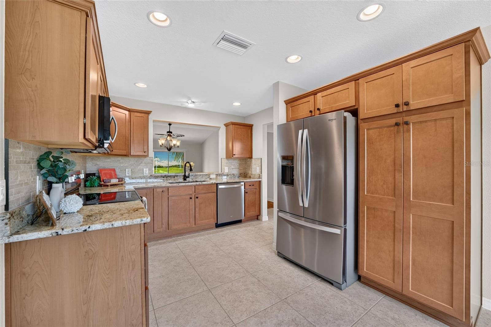 3552 WYNGATE PLACE, The Villages, FL 32163 Spacious Kitchen with Recessed Lights