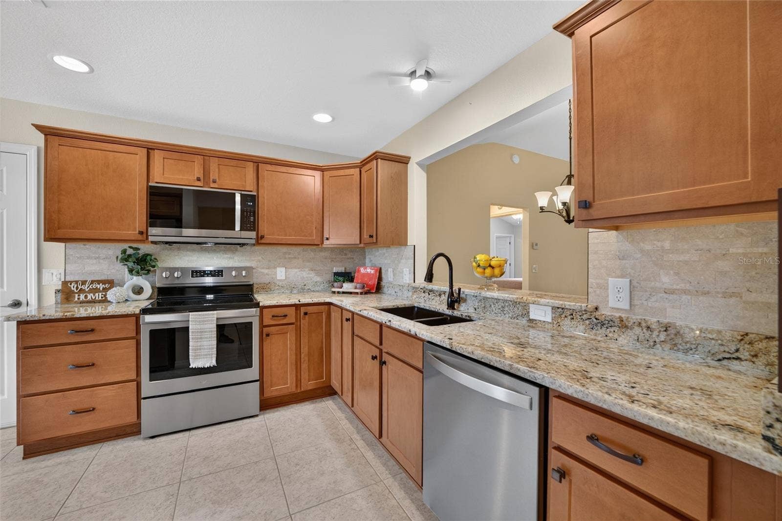3552 WYNGATE PLACE, The Villages, FL 32163 Granite Countertops & Tile Backsplash!