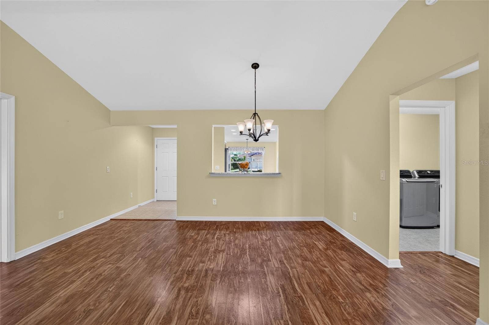 3552 WYNGATE PLACE, The Villages, FL 32163 Dining Room with pass-through window