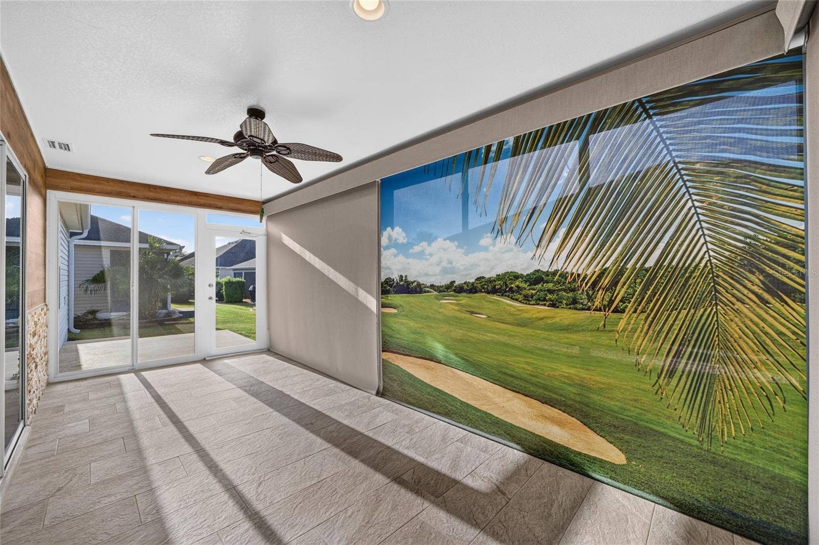 3552 WYNGATE PLACE, The Villages, FL 32163 Custom Golf Scene Roll-Down Shade