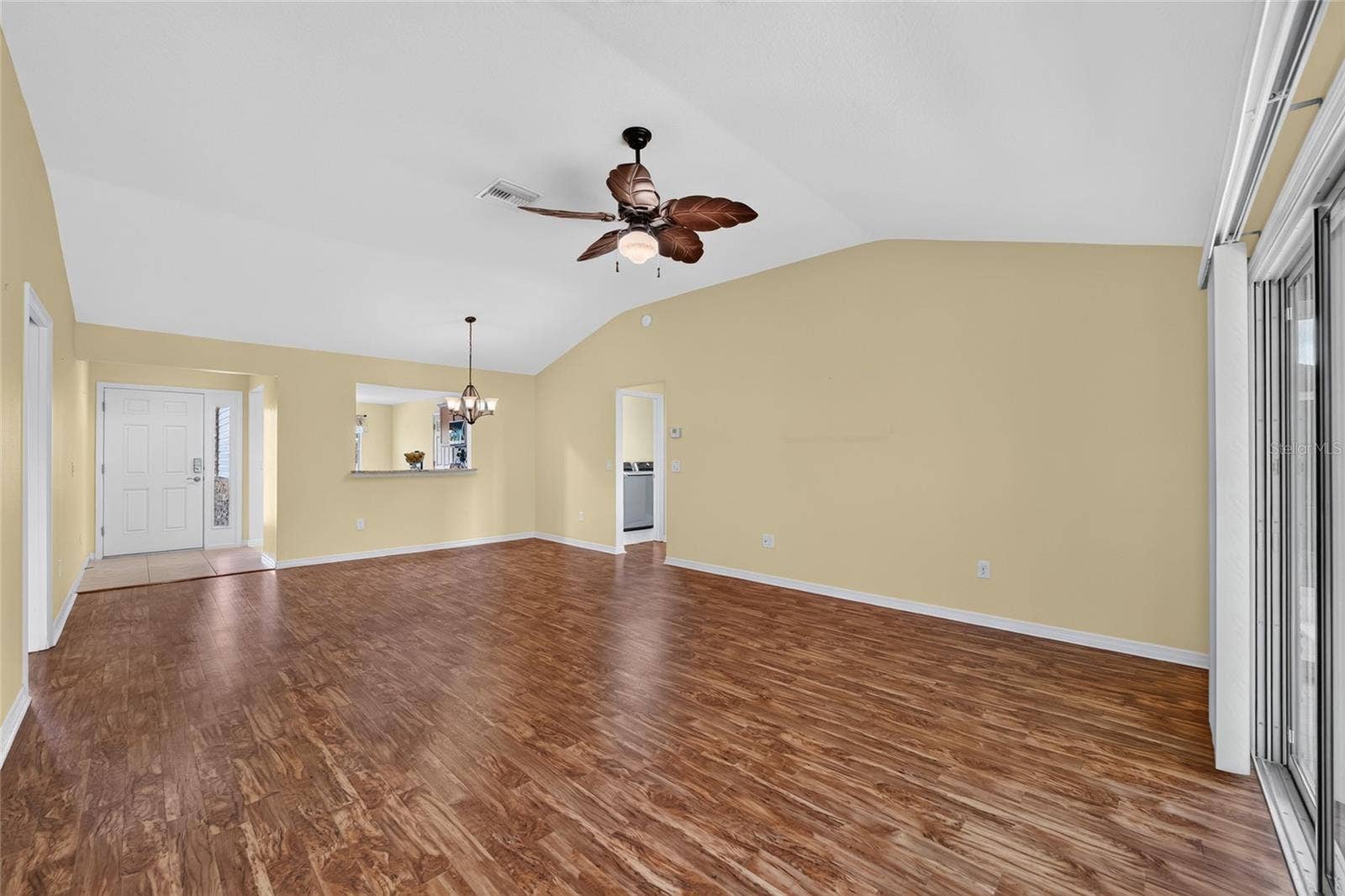 3552 WYNGATE PLACE, The Villages, FL 32163 Ceiling Fan with Light & Vaulted Ceiling