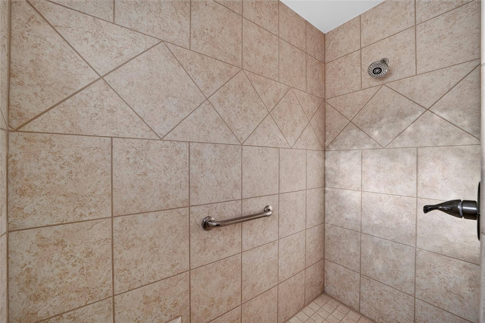 3552 WYNGATE PLACE, The Villages, FL 32163 Tiled Shower