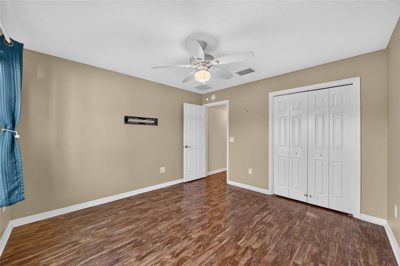 3552 WYNGATE PLACE, The Villages, FL 32163 Bedroom 2 with Built-in Closet and TV Mount