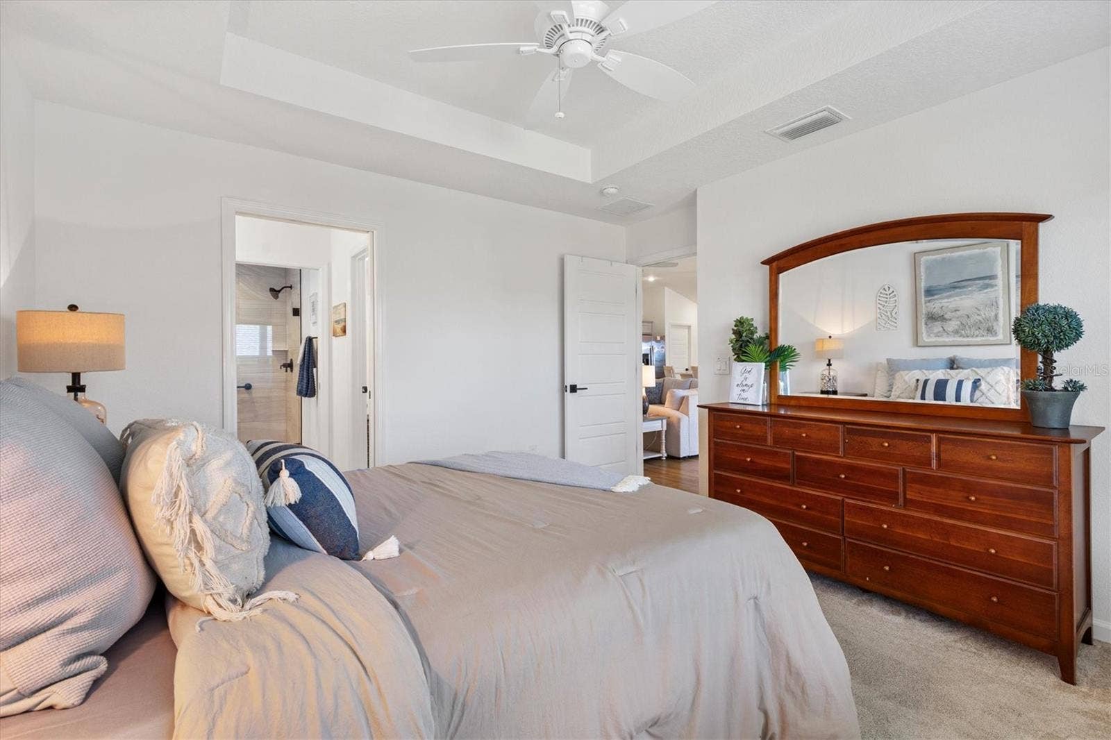 1613 MCLUCAS LANE, The Villages, FL 34762 1613 MCLUCAS LANE, The Villages, FL 34762