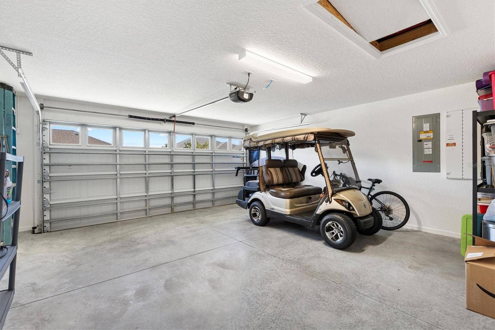 1613 MCLUCAS LANE, The Villages, FL 34762 2 Car Garage
