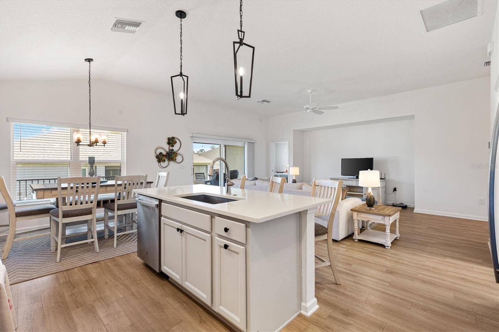1613 MCLUCAS LANE, The Villages, FL 34762 1613 MCLUCAS LANE, The Villages, FL 34762