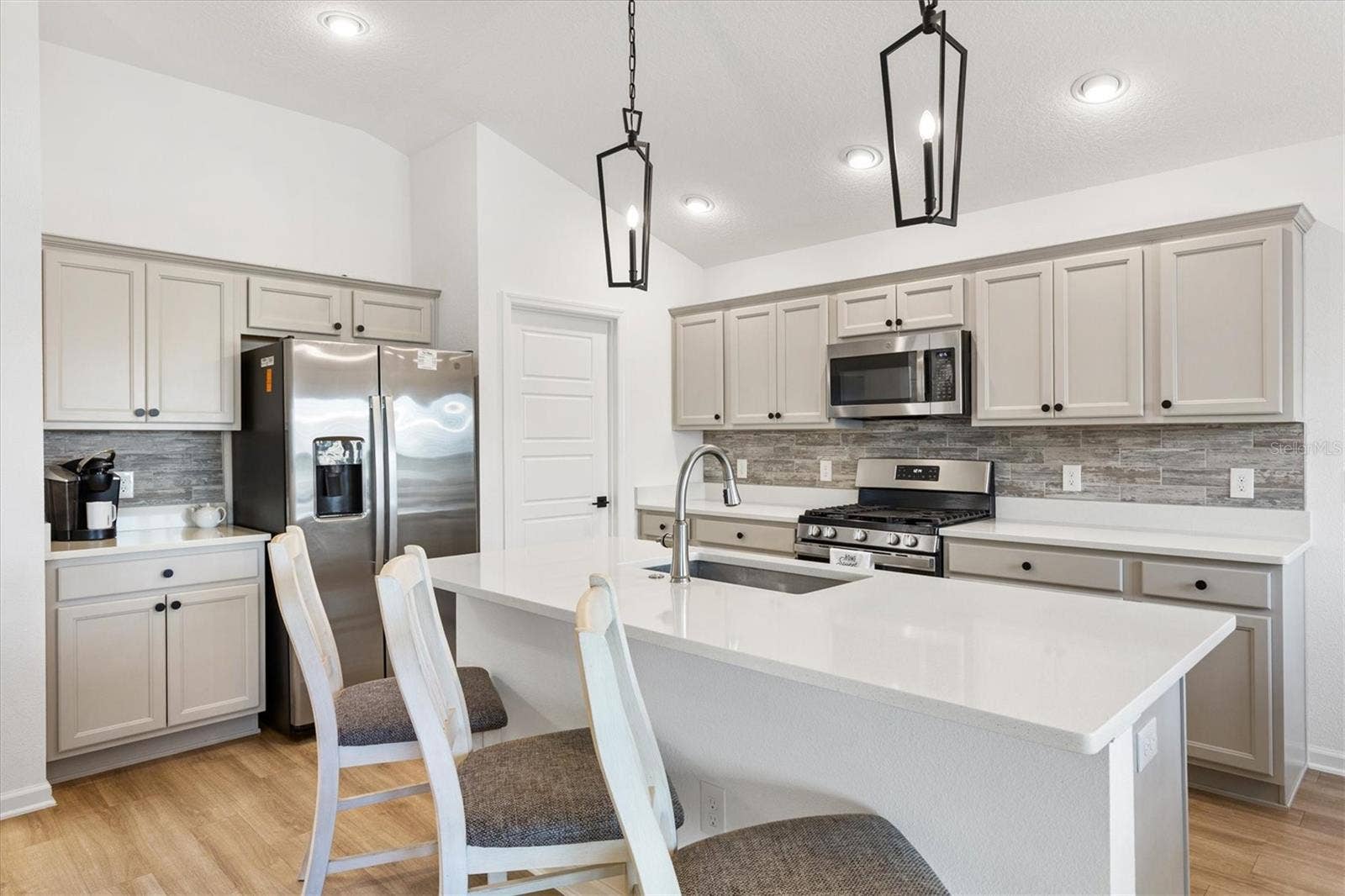 1613 MCLUCAS LANE, The Villages, FL 34762 1613 MCLUCAS LANE, The Villages, FL 34762