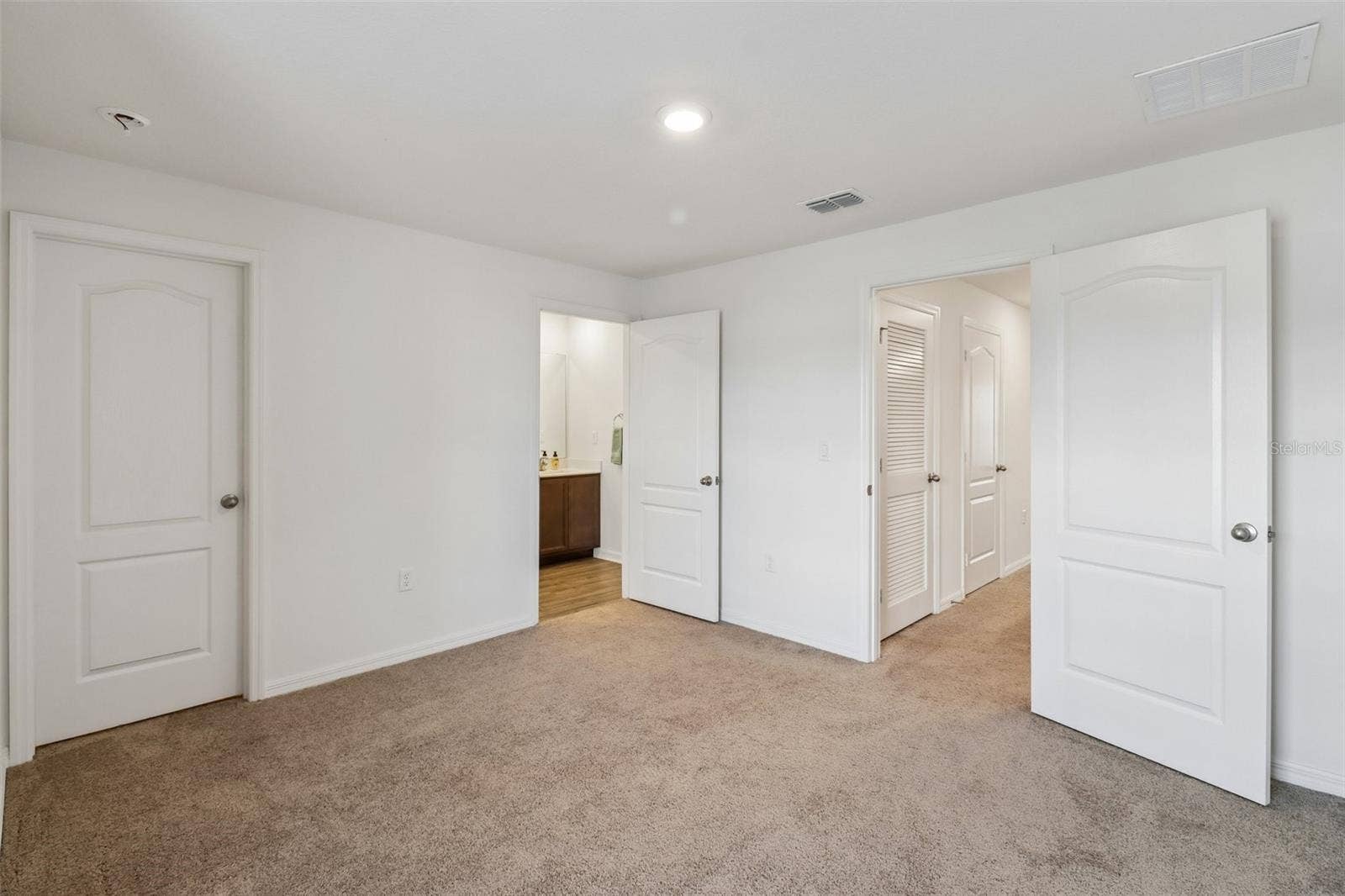 Upstairs Bedroom 1
