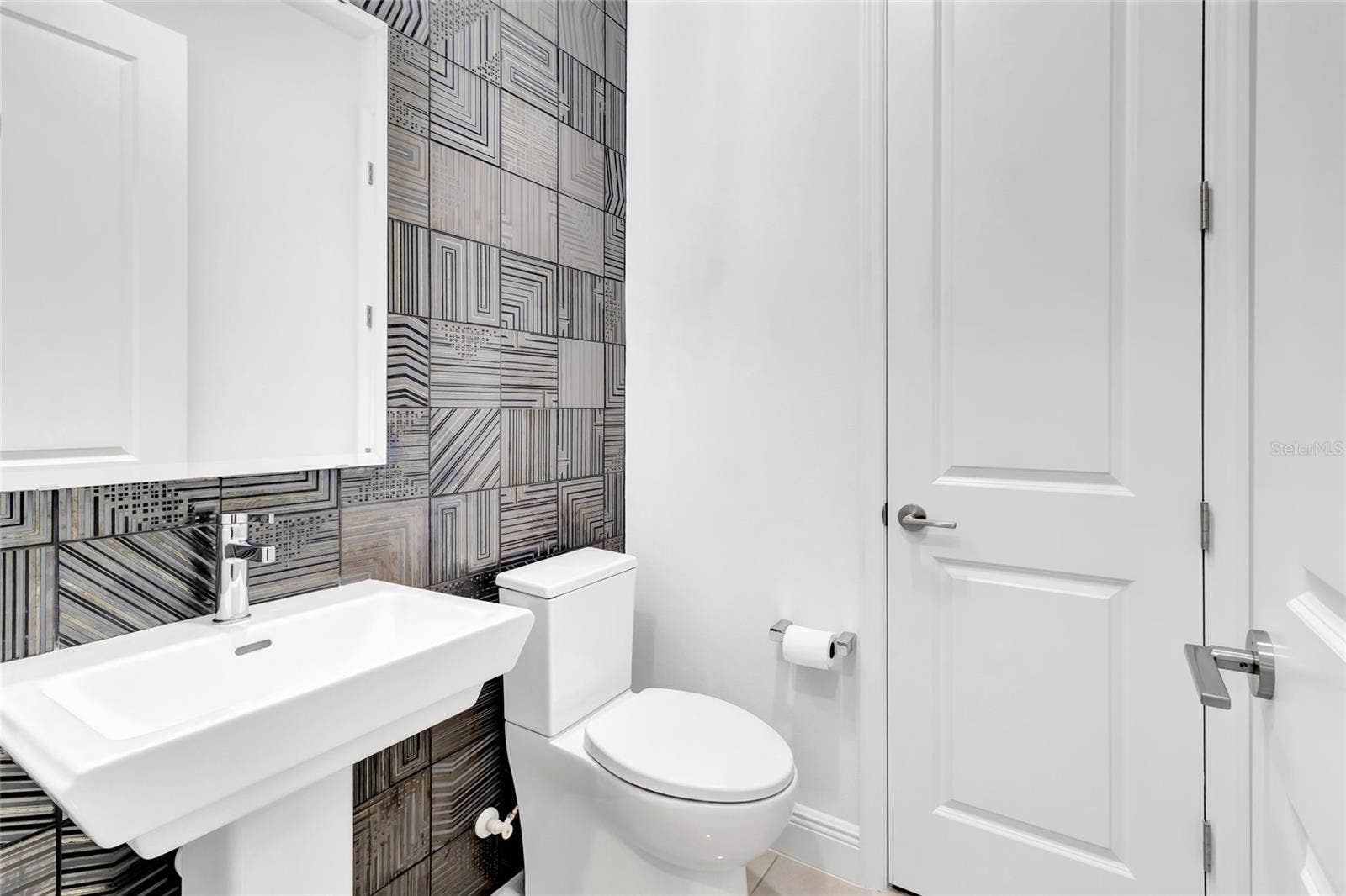 11906 HERON COVE, Clermont, FL 34711 Half bath