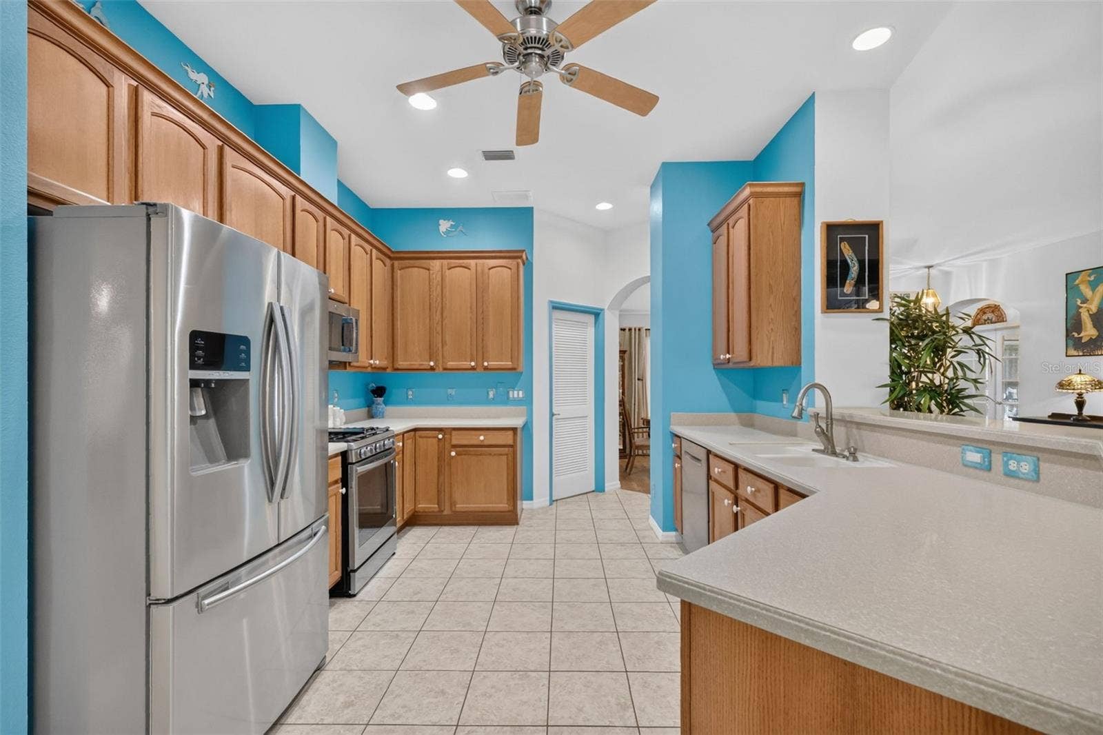 6121 HUNTERS RIDGE AVENUE, Leesburg, FL 34748 Kitchen