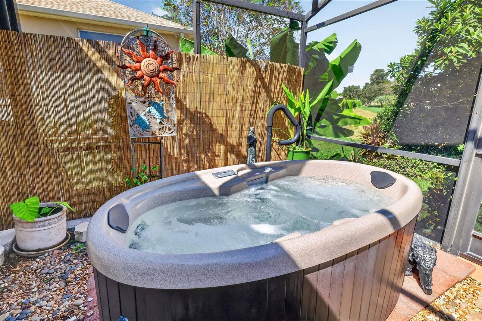 6121 HUNTERS RIDGE AVENUE, Leesburg, FL 34748 Hot Tub