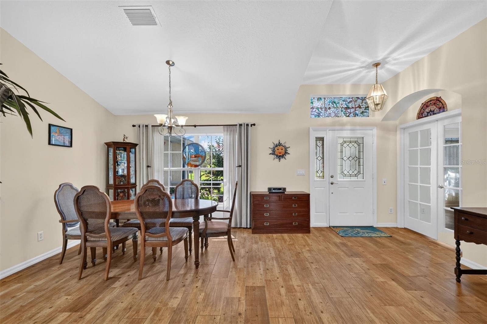 6121 HUNTERS RIDGE AVENUE, Leesburg, FL 34748 Dining Room and foyer