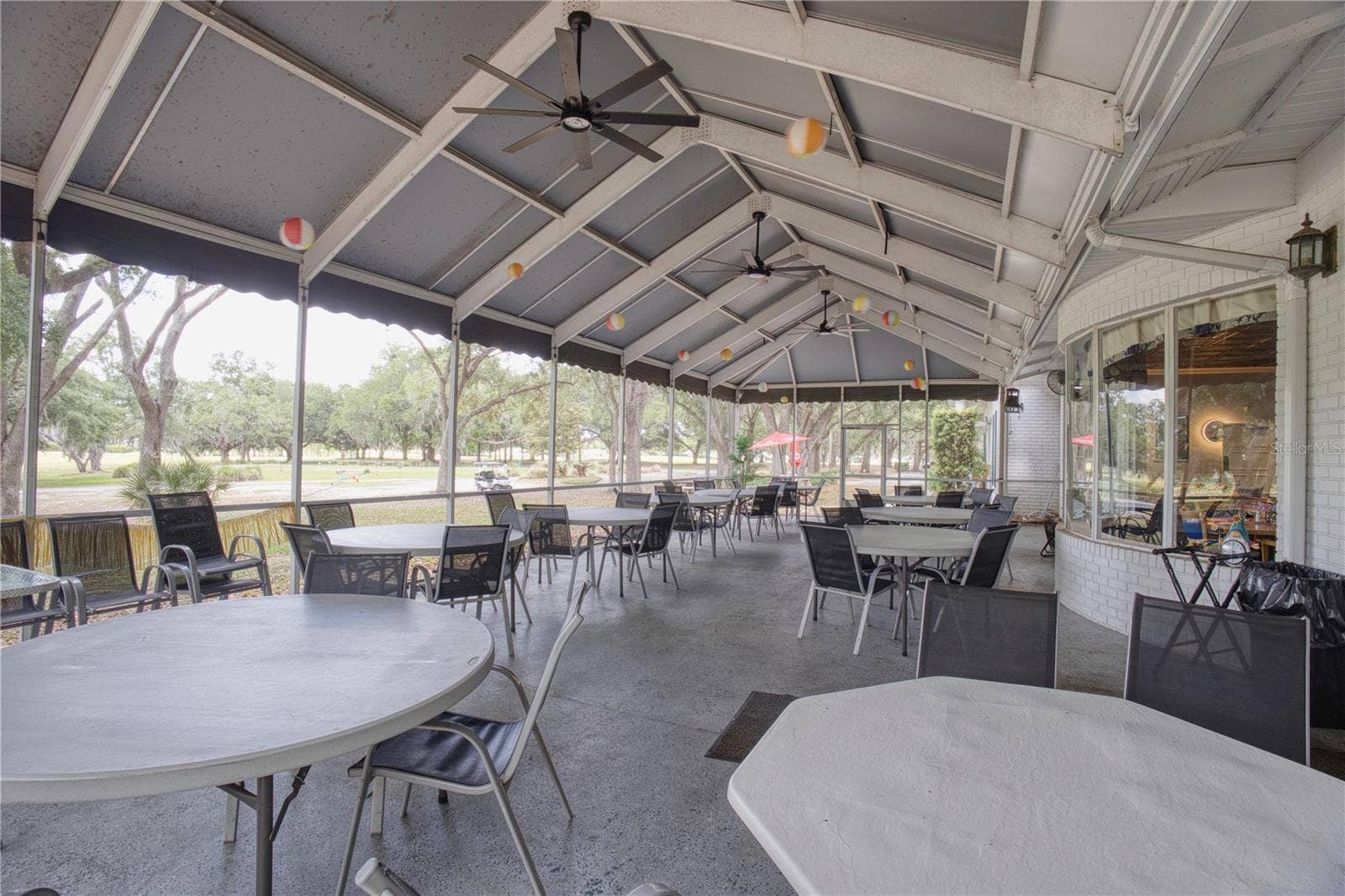 Oaks Restaurant
