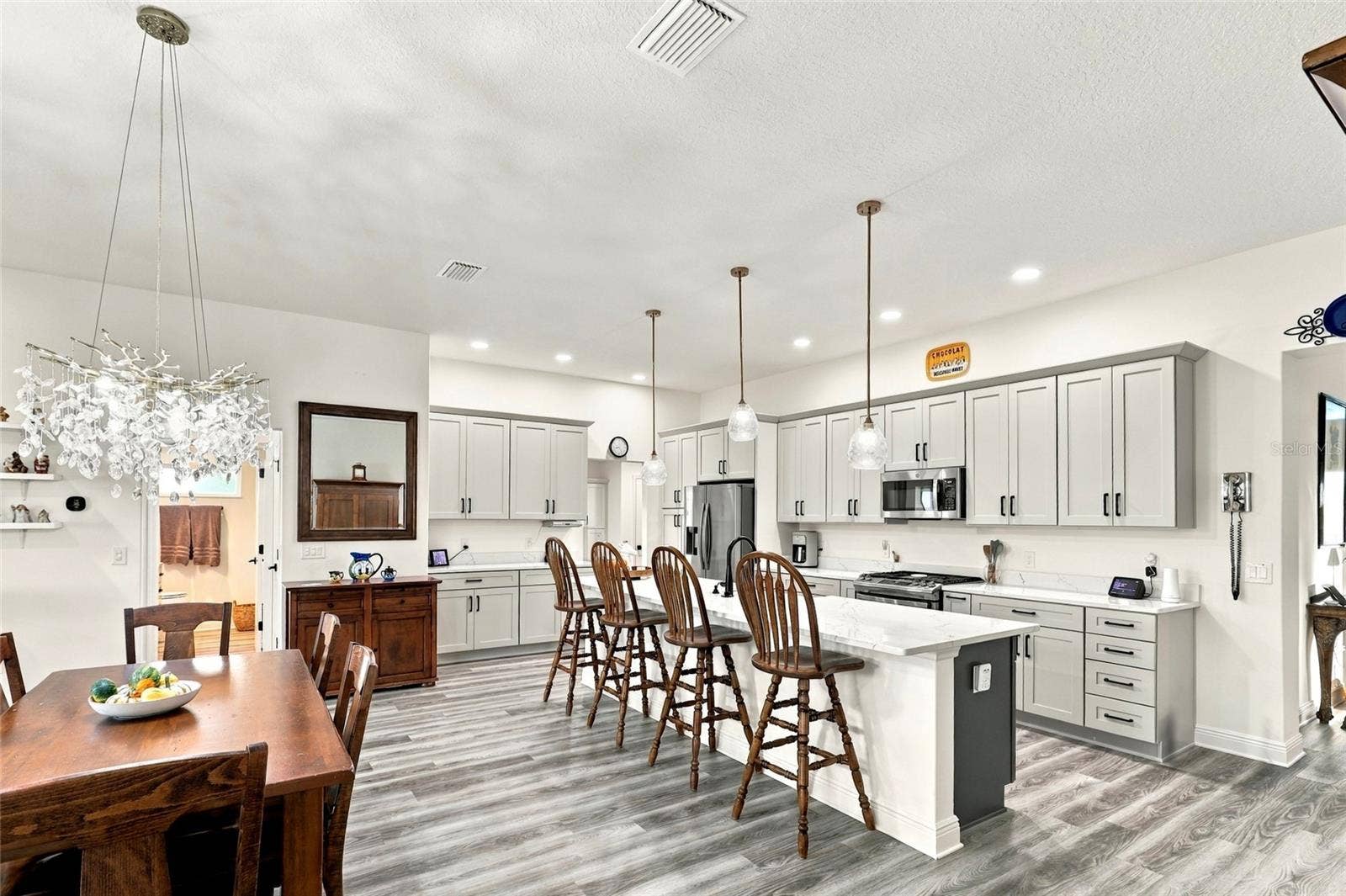 614 LAKE CREEK CIRCLE, The Villages, FL 34762 Dining Room & Kitchen
