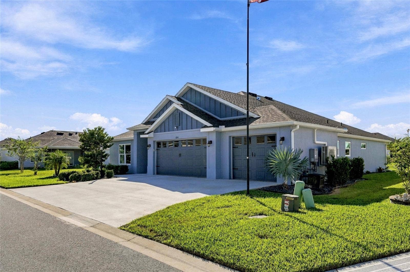 614 LAKE CREEK CIRCLE, The Villages, FL 34762 House from front right