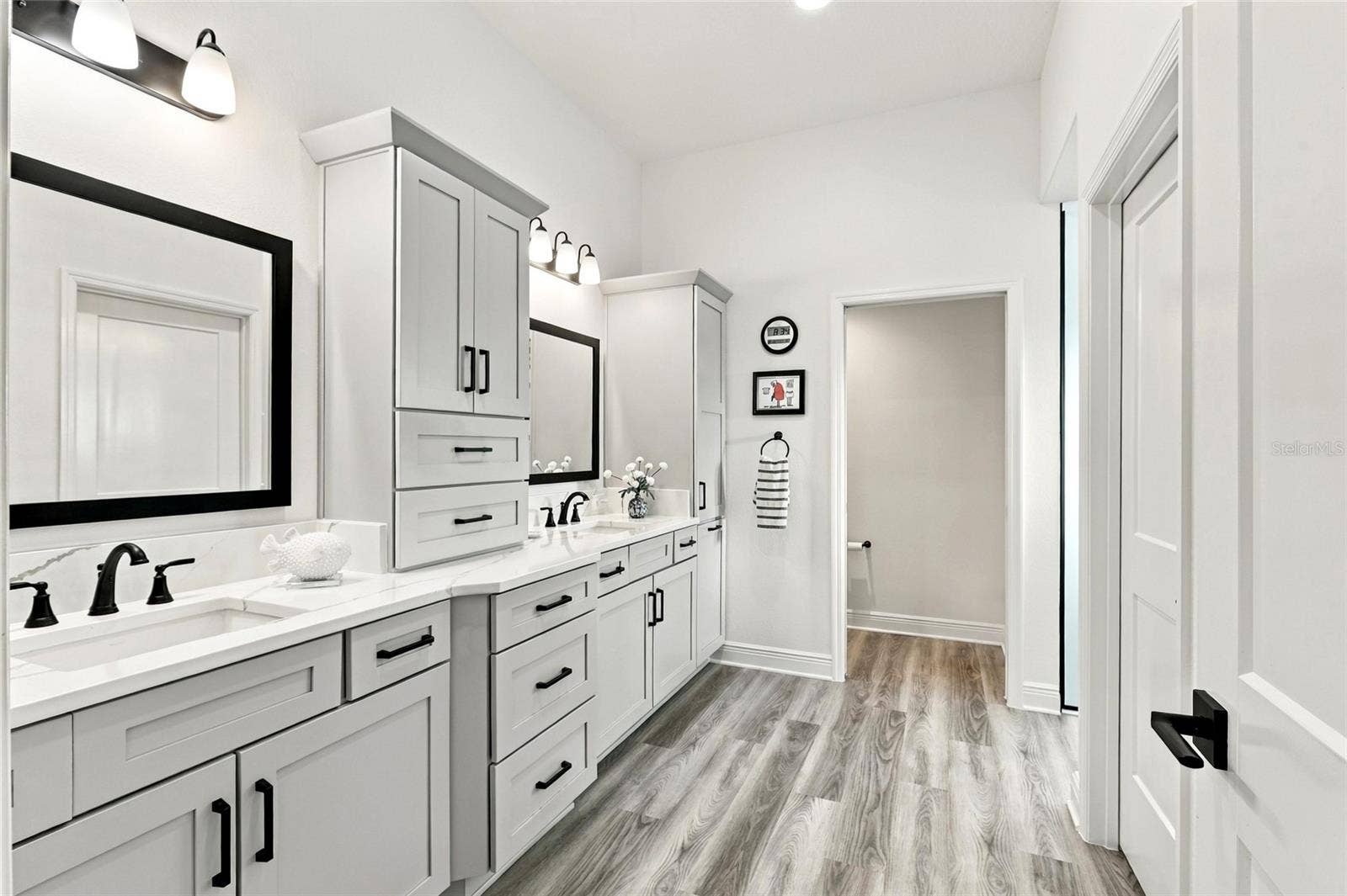 614 LAKE CREEK CIRCLE, The Villages, FL 34762 Primary Bedroom En-Suite